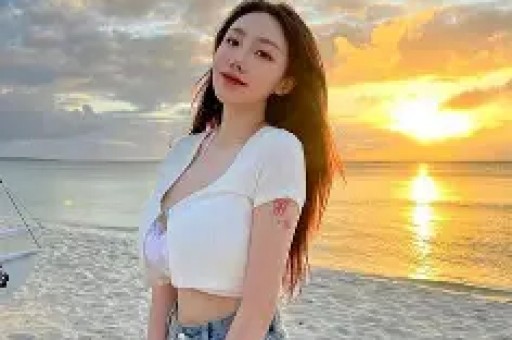 60 岁大爷被曝后黄一鸣特殊嗜好照片曝光这次王思聪也救不了她