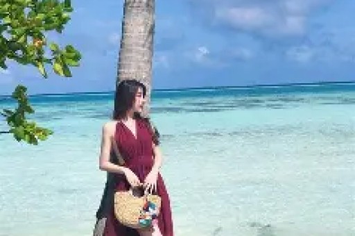 千万粉丝网红白冰偷税被查 抖音客服：是否封禁以通知为准